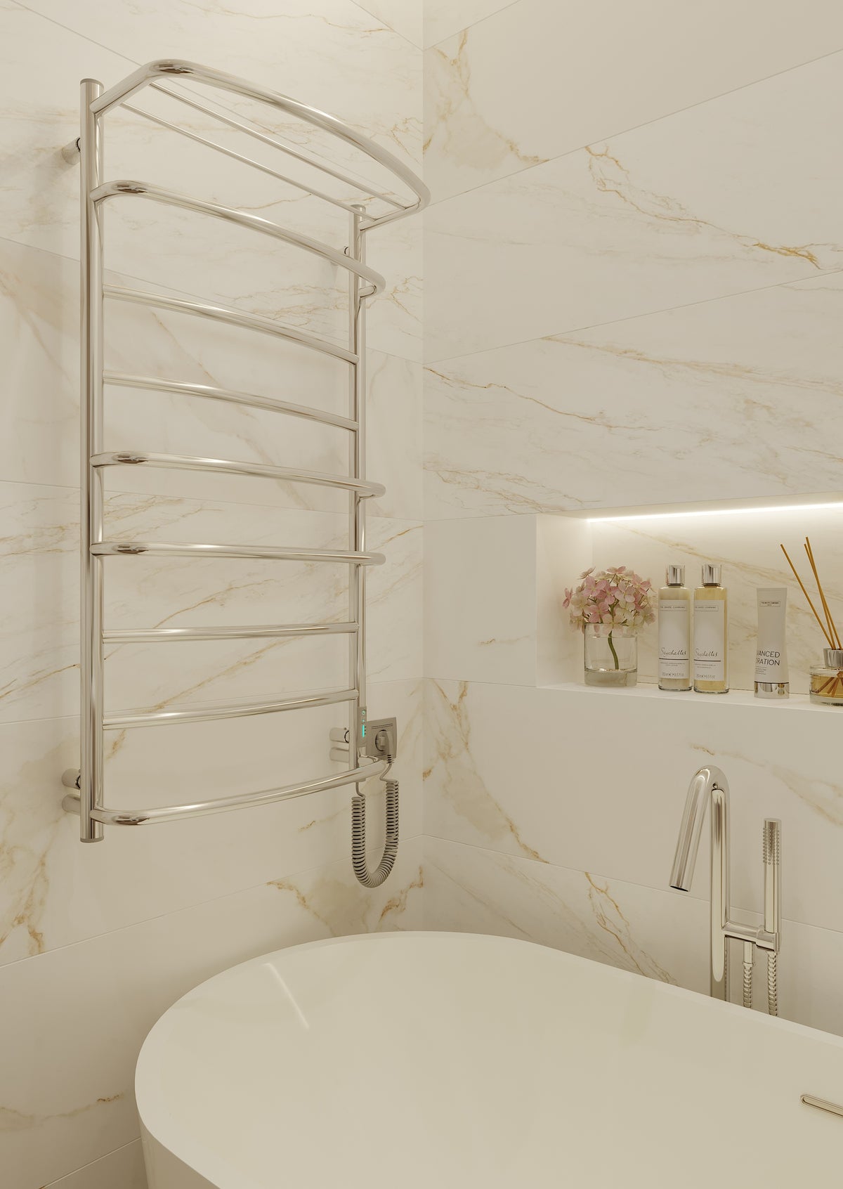 Cascade with Shelf 9 Cromo